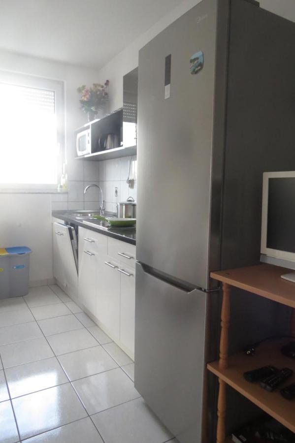 Modra Kuca Apartment มันเดร ภายนอก รูปภาพ