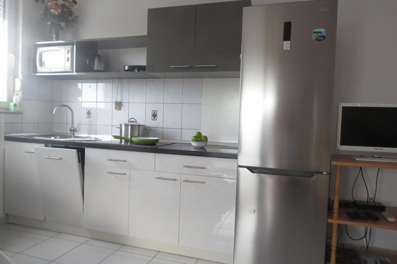 Modra Kuca Apartment มันเดร ภายนอก รูปภาพ