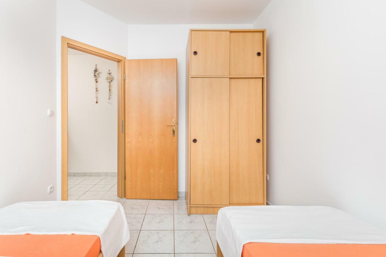 Modra Kuca Apartment มันเดร ภายนอก รูปภาพ