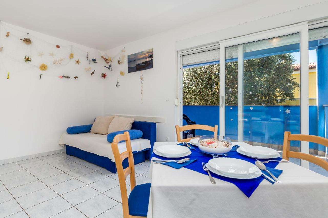 Modra Kuca Apartment มันเดร ภายนอก รูปภาพ