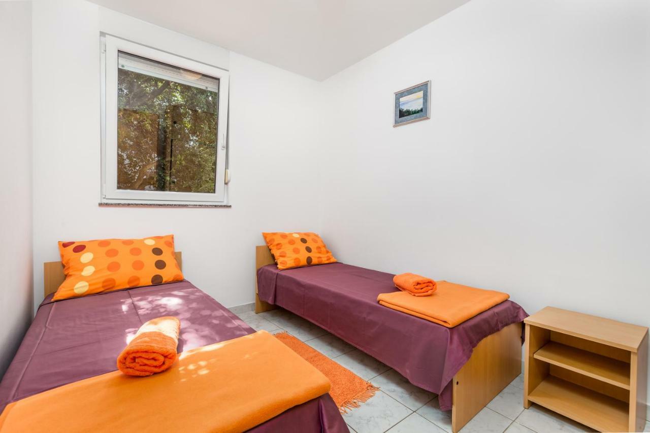 Modra Kuca Apartment มันเดร ภายนอก รูปภาพ