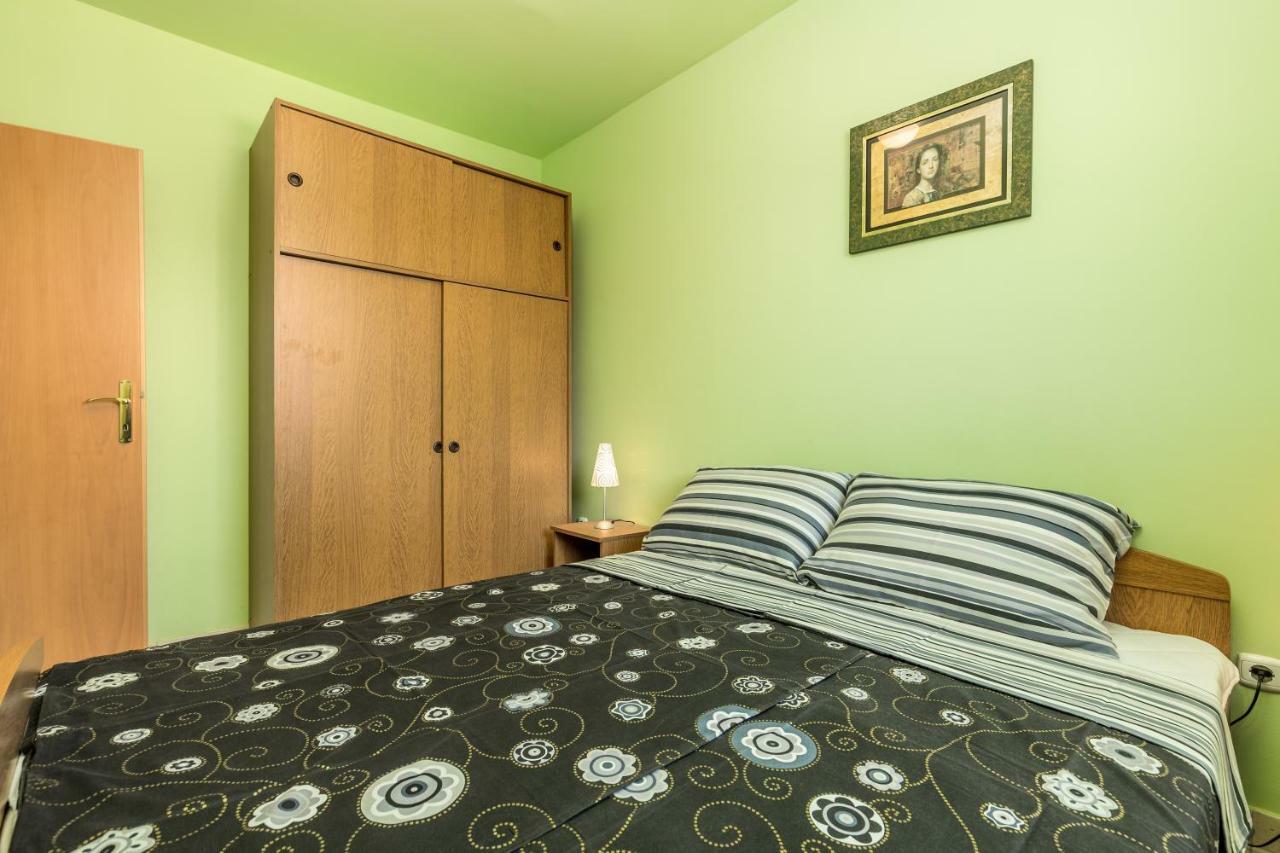 Modra Kuca Apartment มันเดร ภายนอก รูปภาพ