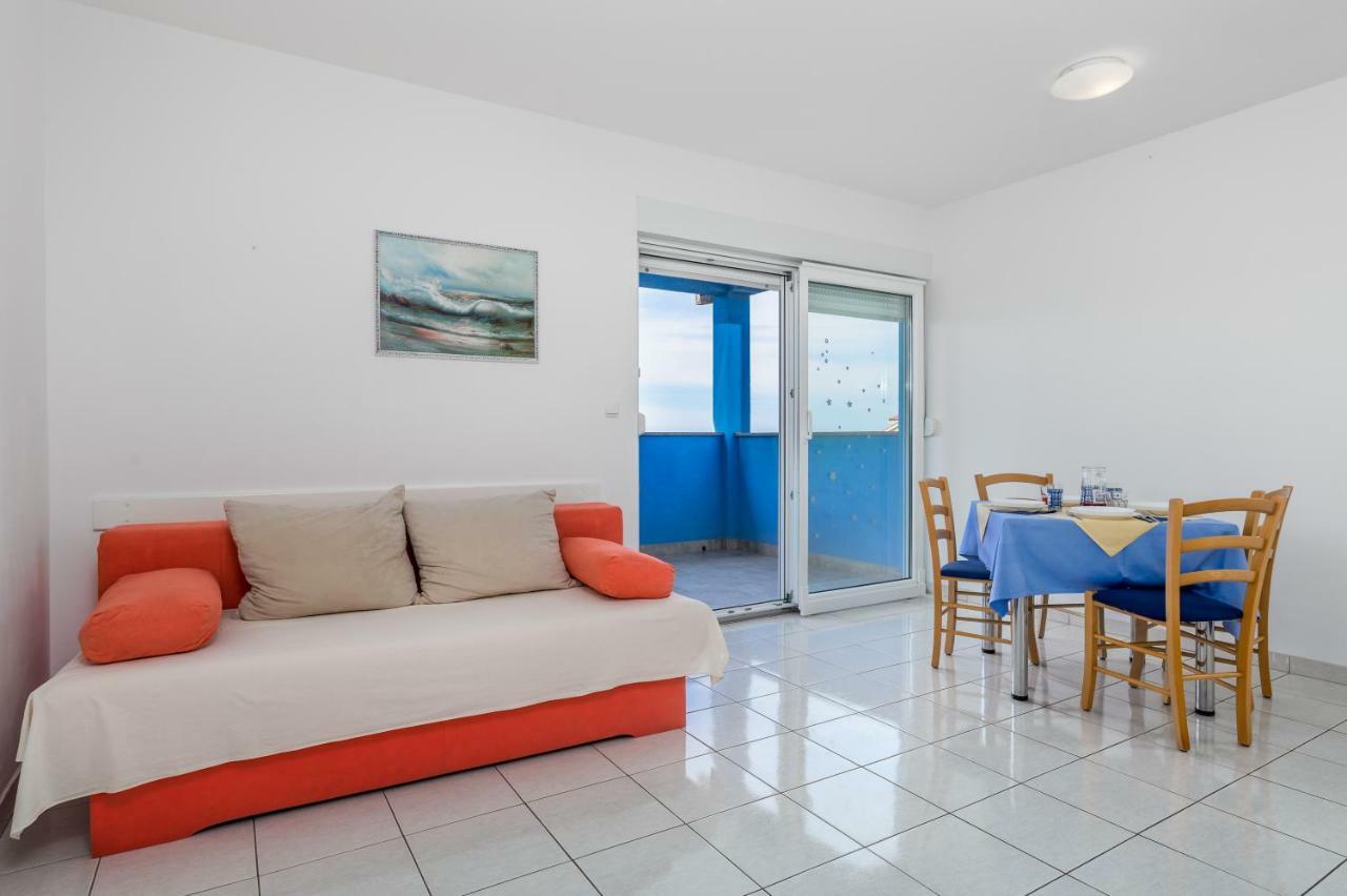 Modra Kuca Apartment มันเดร ภายนอก รูปภาพ