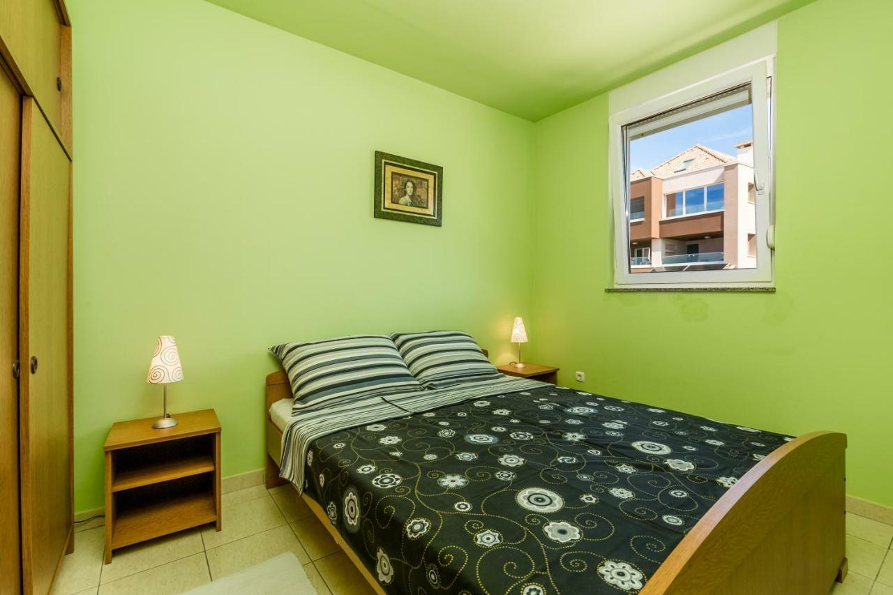 Modra Kuca Apartment มันเดร ภายนอก รูปภาพ